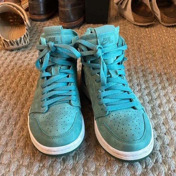 Like NEW - Picture 3 of 4